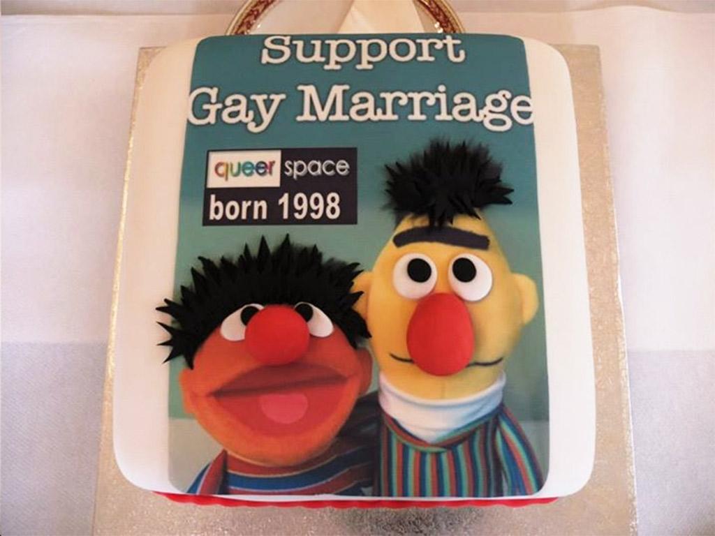 web-gay-cake